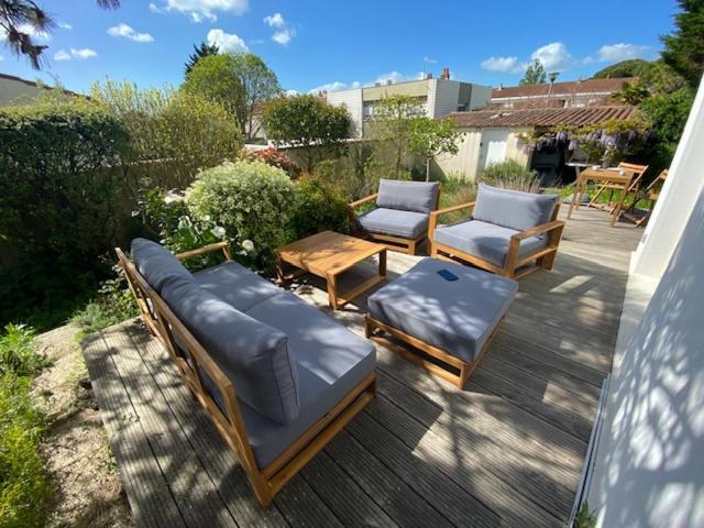 Maison Centre Ville Avec Jardin , Terrasse, Et Garage Velos La Rochelle  Exterior photo